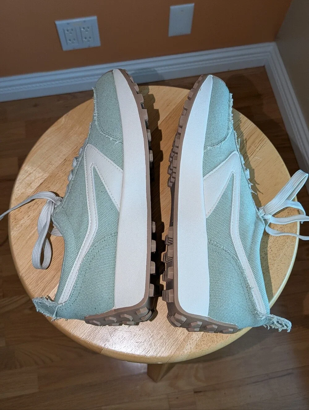 Dolce Vita Women's Light Mint Green Canvas Sneakers with White Swoosh Size 9